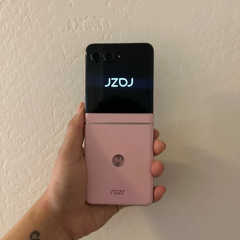 Motorola Stylish Pink Flip Phone